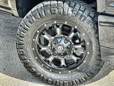 Used 2015 Chevrolet Silverado 1500 High Country w/ High Country Premium Package AWD/4WD image 10
