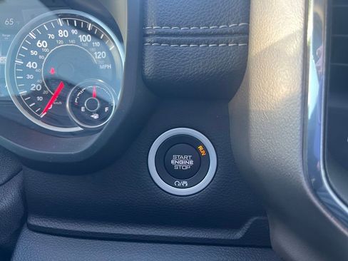 Used 2019 RAM 1500 Laramie image 13