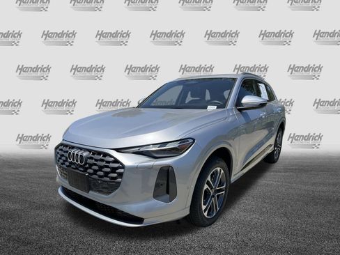 Certified 2025 Audi Q5 Premium w/ Convenience Package AWD/4WD image 5