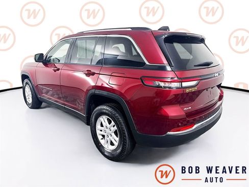 Used 2023 Jeep Grand Cherokee Laredo AWD/4WD image 6