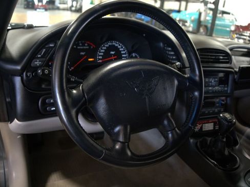 Used 2003 Chevrolet Corvette Convertible w/ Preferred Equipment Group1 image 38