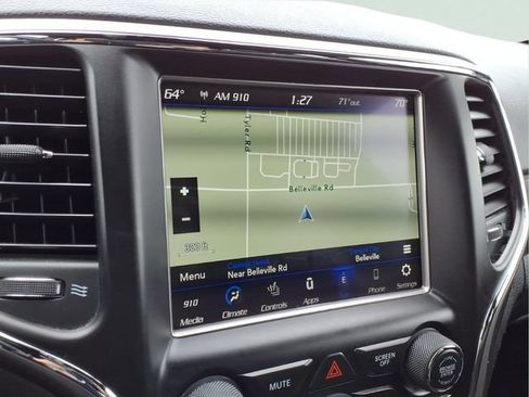 Used 2018 Jeep Grand Cherokee Altitude AWD/4WD image 24