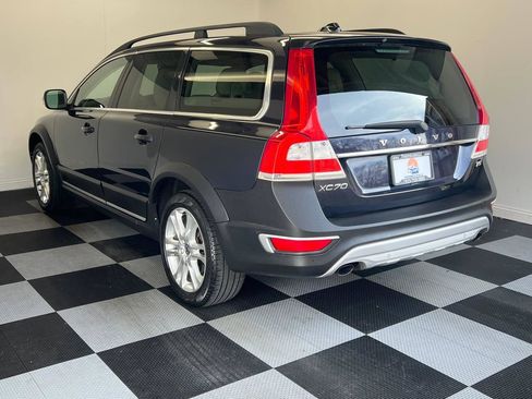 Used 2016 Volvo XC70 T5 Premier w/ Proximity Package image 4