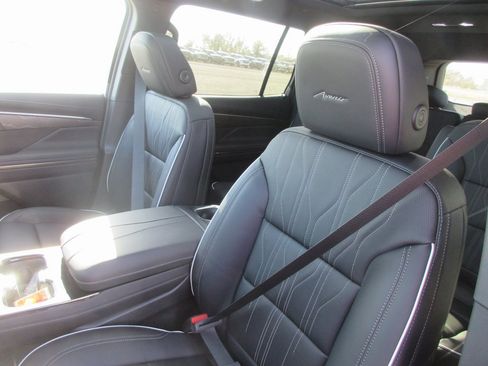 New 2026 Buick Enclave Avenir image 13