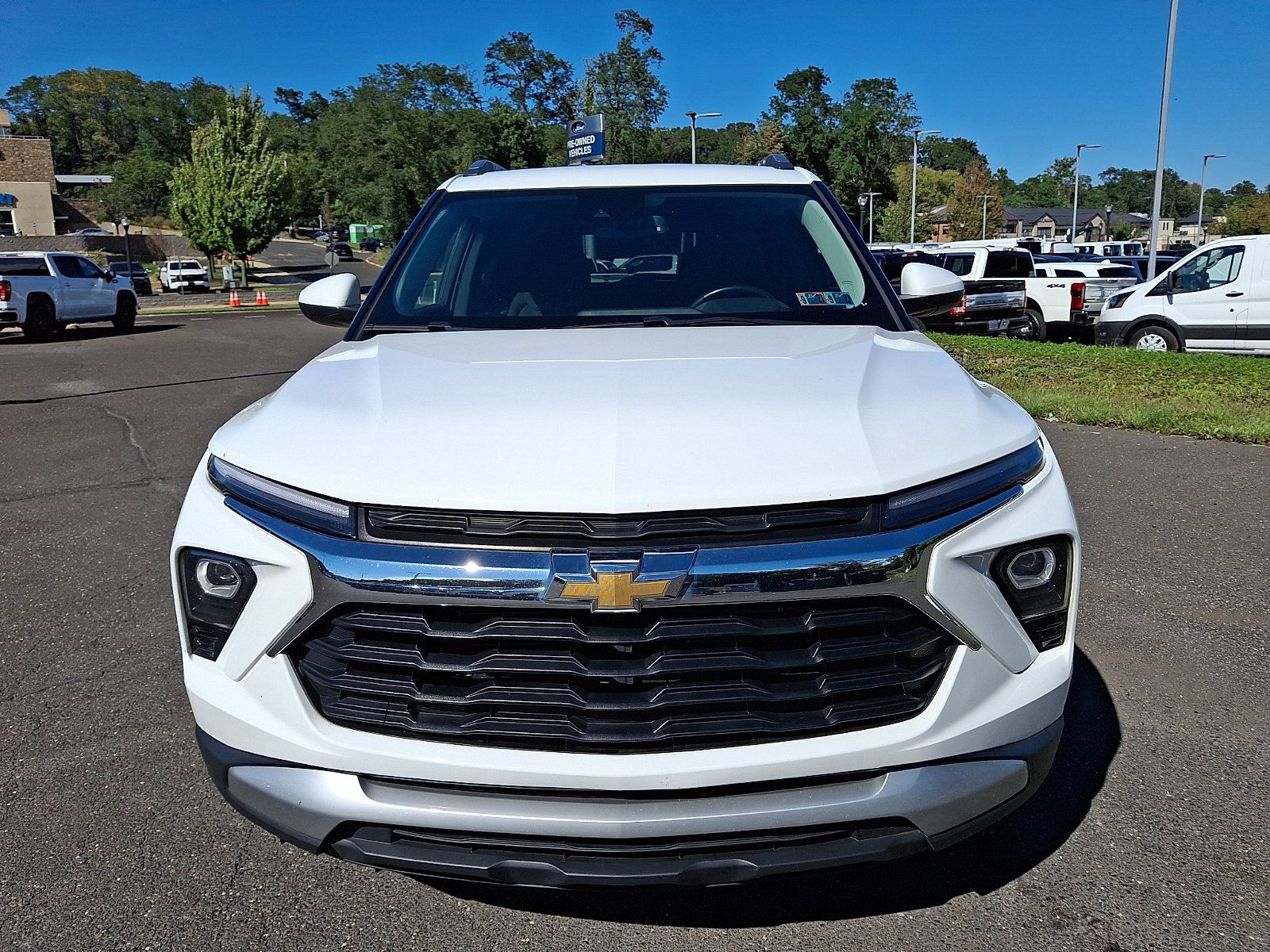 Used 2024 Chevrolet TrailBlazer LT w/ Convenience Package FWD image 2