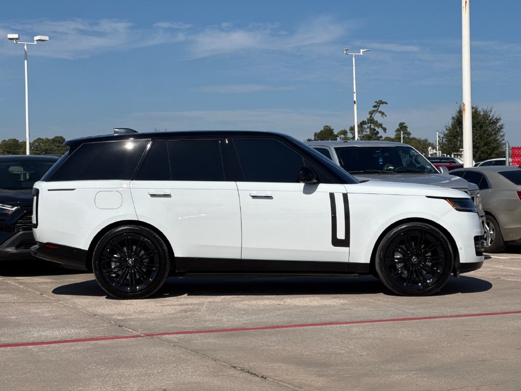 Used 2025 Land Rover Range Rover SE AWD/4WD image 7