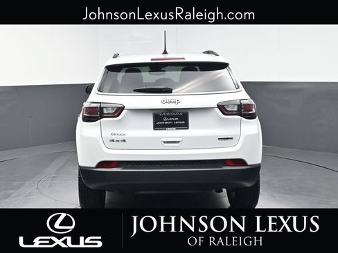 Used 2023 Jeep Compass Latitude w/ Sun and Sound Group AWD/4WD image 8
