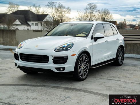 Used 2015 Porsche Cayenne S image 34