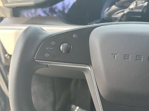 Used 2022 Tesla Model S Plaid image 36