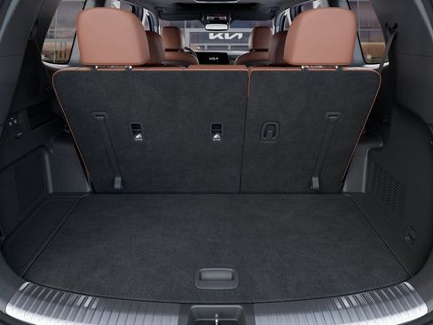 Used 2024 Kia Telluride SX w/ Towing Package image 19