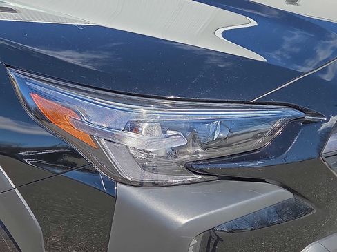 Used 2023 Subaru Outback Premium image 9