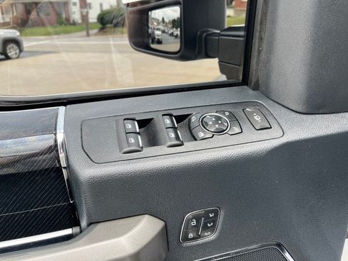 Used 2022 Ford F250 Platinum w/ FX4 Off-Road Package AWD/4WD image 19