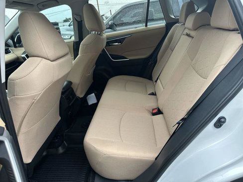 Certified 2020 Toyota RAV4 XLE w/ Convenience Package FWD image 5