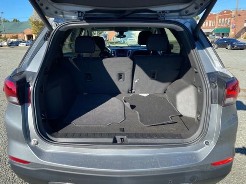 Used 2023 Chevrolet Equinox LT image 18