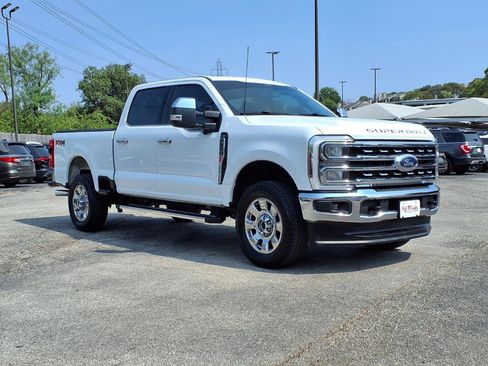 Certified 2025 Ford F350 Lariat w/ Chrome Package AWD/4WD image 4