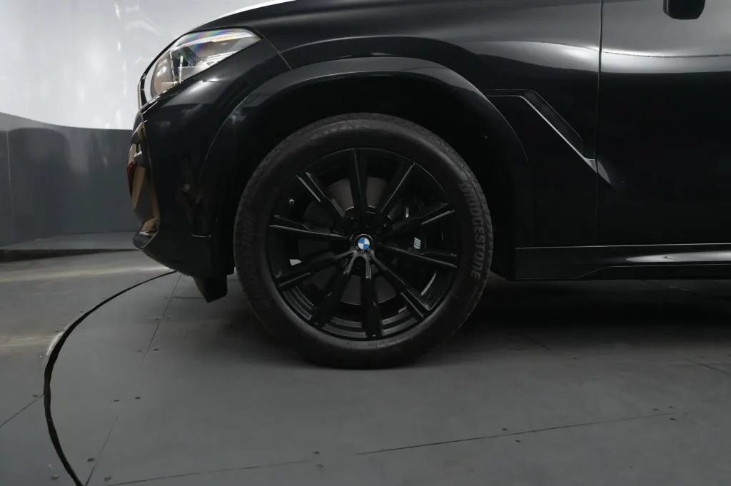 Used 2021 BMW X6 M50i AWD/4WD image 45