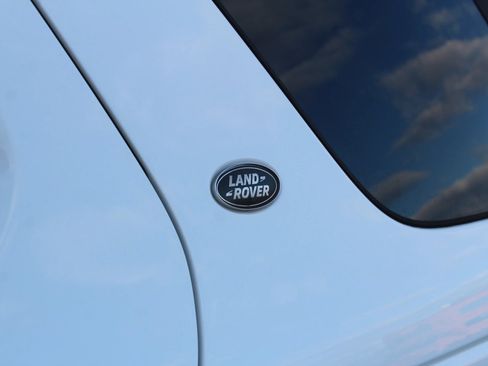 Used 2017 Land Rover Discovery Sport SE AWD/4WD image 31