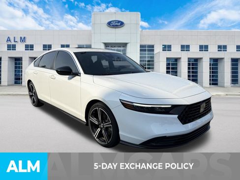 Used 2023 Honda Accord Sport image 3