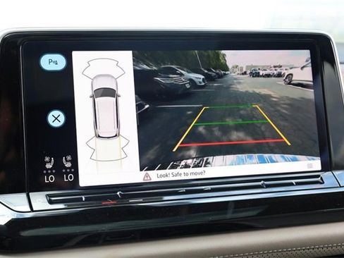 New 2026 Volkswagen Atlas SE image 16