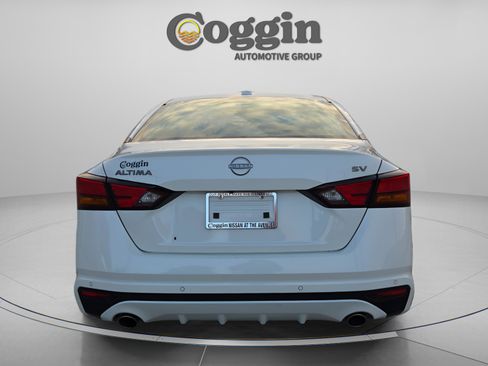 Certified 2024 Nissan Altima 2.5 SV w/ SV Premium Package image 4