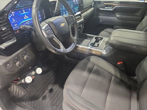 Used 2024 Chevrolet Silverado 3500 LT w/ Convenience Package AWD/4WD image 15