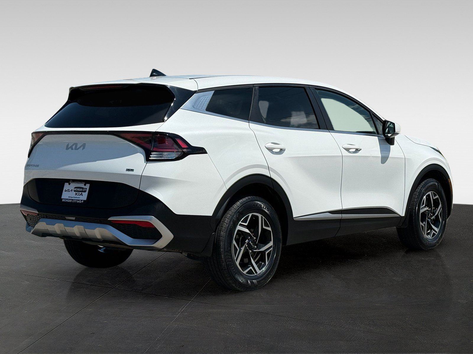 Used 2023 Kia Sportage LX AWD/4WD image 5