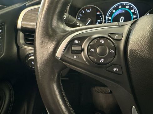 Used 2020 Buick Envision Premium w/ Driver Confidence Package image 22