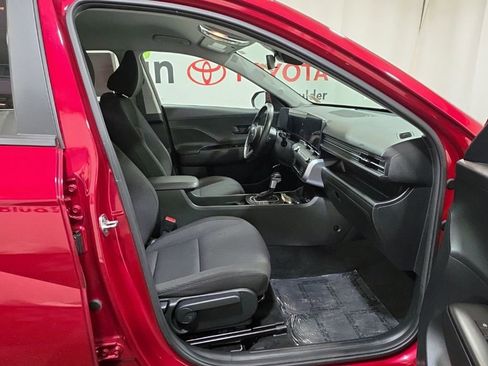 Used 2024 Hyundai Kona SEL FWD image 11