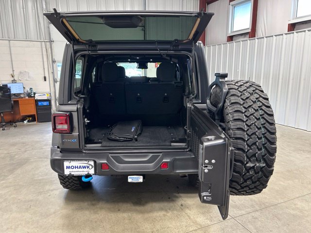 Used 2024 Jeep Wrangler Unlimited AWD/4WD image 19