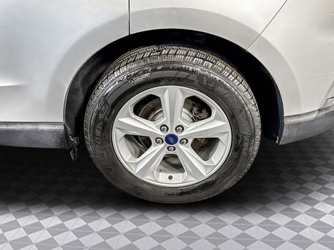 Used 2019 Ford Edge SE image 38