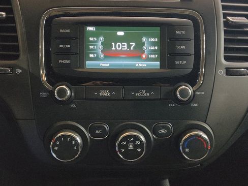 Used 2018 Kia Forte LX w/ LX Rear Camera Package image 25