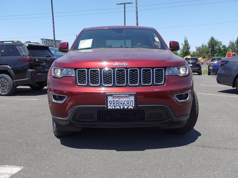 Used 2022 Jeep Grand Cherokee Laredo E RWD image 3