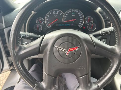 Used 2005 Chevrolet Corvette Convertible w/ Preferred Equipment Group RWD image 13