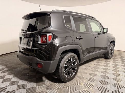 Certified 2023 Jeep Renegade Latitude image 8