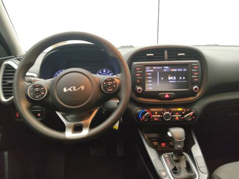 Used 2022 Kia Soul LX image 22