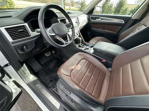 Used 2022 Volkswagen Atlas SEL Premium image 16