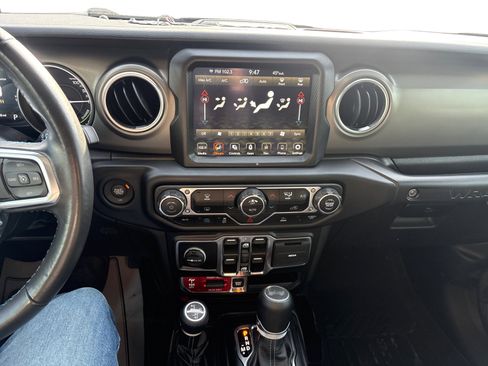 Used 2022 Jeep Wrangler Unlimited Rubicon w/ Steel Bumper Group image 16