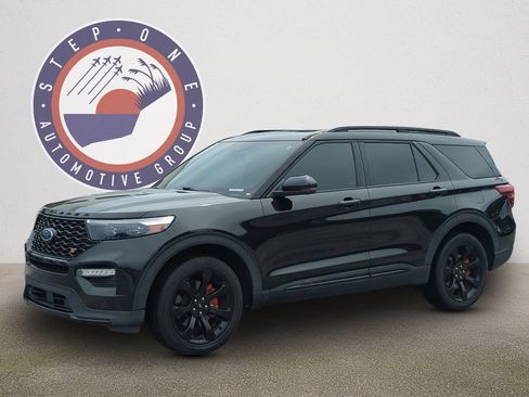 Used 2021 Ford Explorer ST w/ Equipment Group 401A AWD/4WD image 2