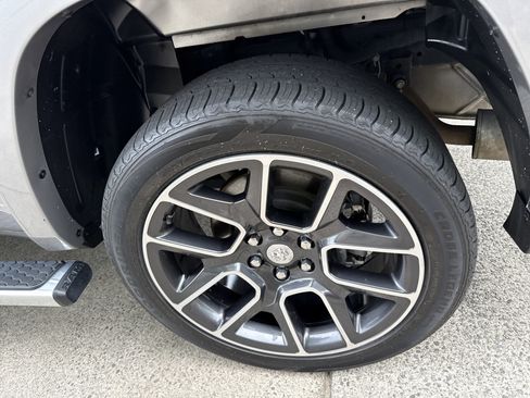 Used 2022 RAM 1500 Laramie AWD/4WD image 19