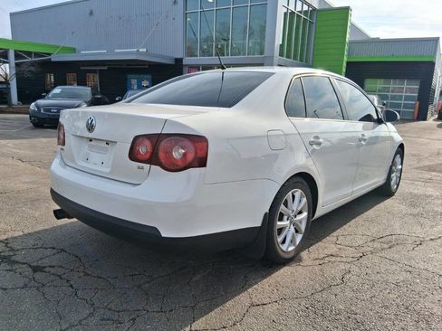 Used 2010 Volkswagen Jetta Limited Edition image 6
