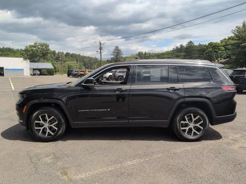 Used 2023 Jeep Grand Cherokee L Limited AWD/4WD image 9