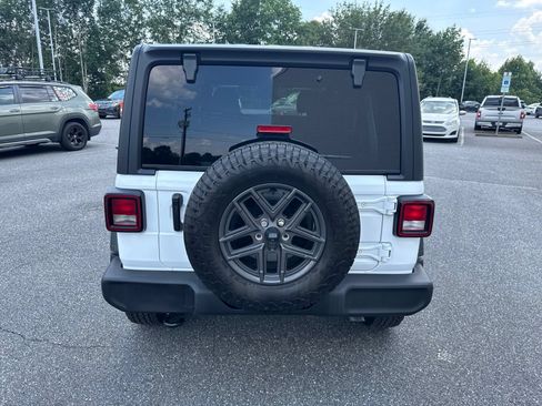 Used 2024 Jeep Wrangler Unlimited Sport AWD/4WD image 6