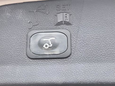 Used 2014 Ford Escape Titanium FWD image 14