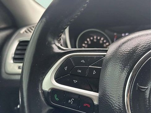 Used 2020 Jeep Compass Latitude image 28