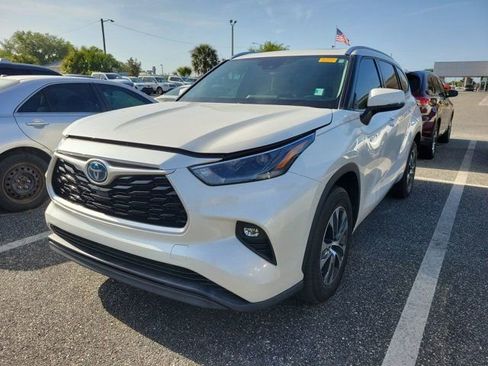 Used 2021 Toyota Highlander XLE image 8