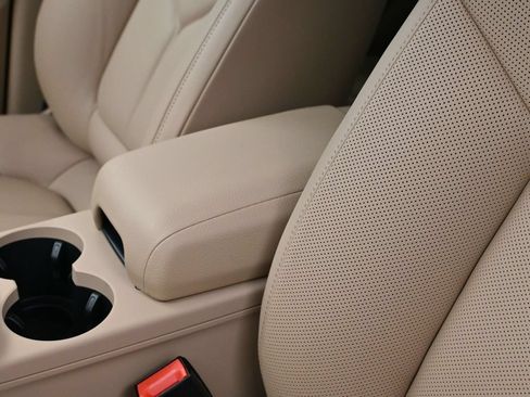 Certified 2026 Porsche Macan AWD/4WD image 21
