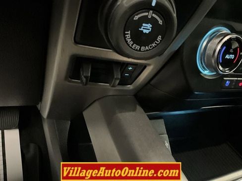 Used 2019 Ford F150 Platinum w/ Equipment Group 701A Luxury image 29