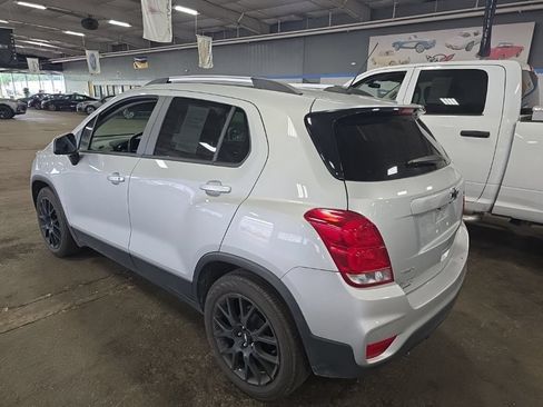 Certified 2022 Chevrolet Trax LT w/ Driver Confidence Package FWD image 3
