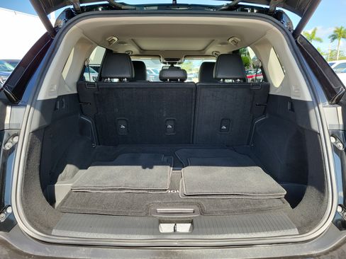 Used 2021 Nissan Rogue SL w/ Premium Package FWD image 11