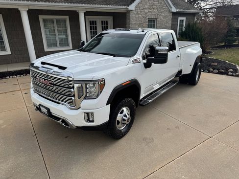 Used 2022 GMC Sierra 3500 Denali w/ Denali Ultimate Package image 28